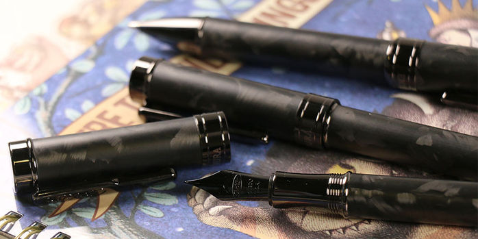 conklin_endura_forged _carbon_fiber_fountain_pens_on_ink_swatches